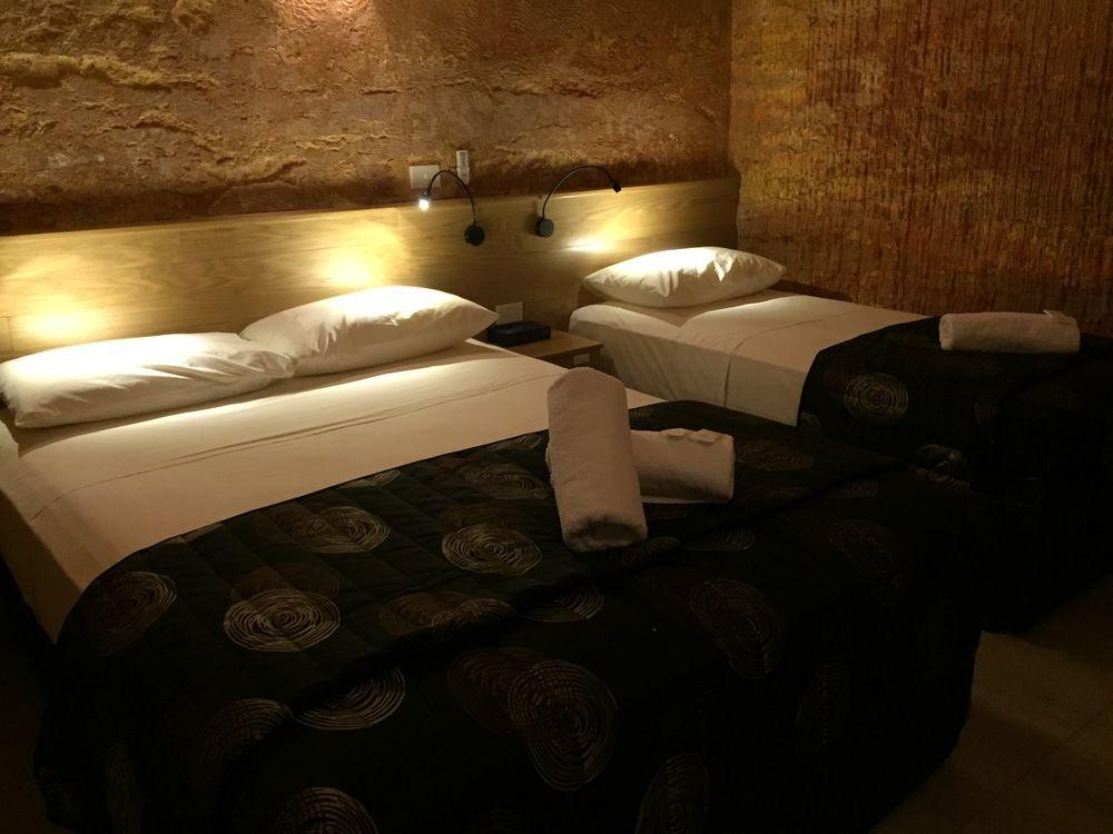 The Lookout Cave Underground Motel Coober Pedy Extérieur photo