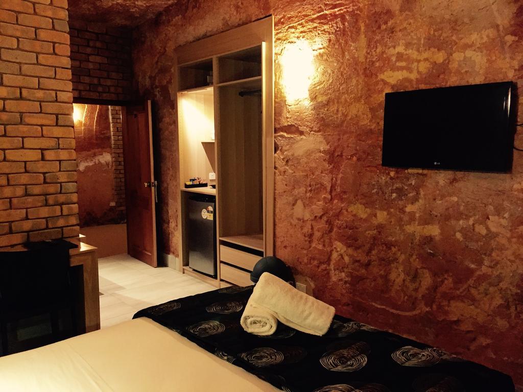 The Lookout Cave Underground Motel Coober Pedy Chambre photo
