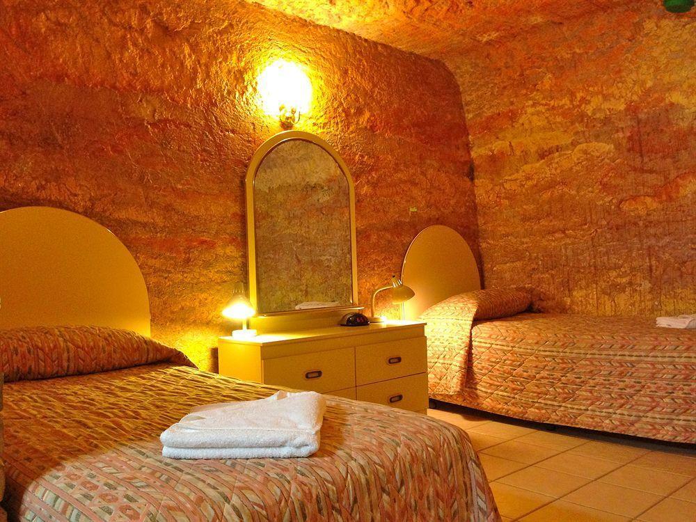 The Lookout Cave Underground Motel Coober Pedy Extérieur photo