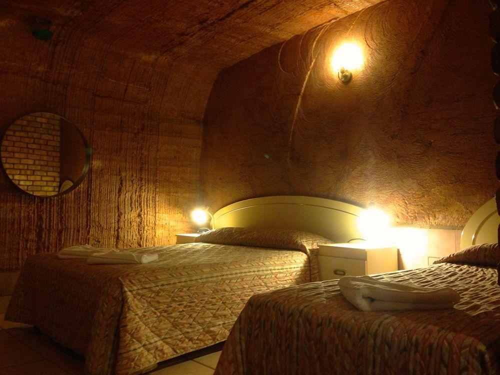 The Lookout Cave Underground Motel Coober Pedy Extérieur photo