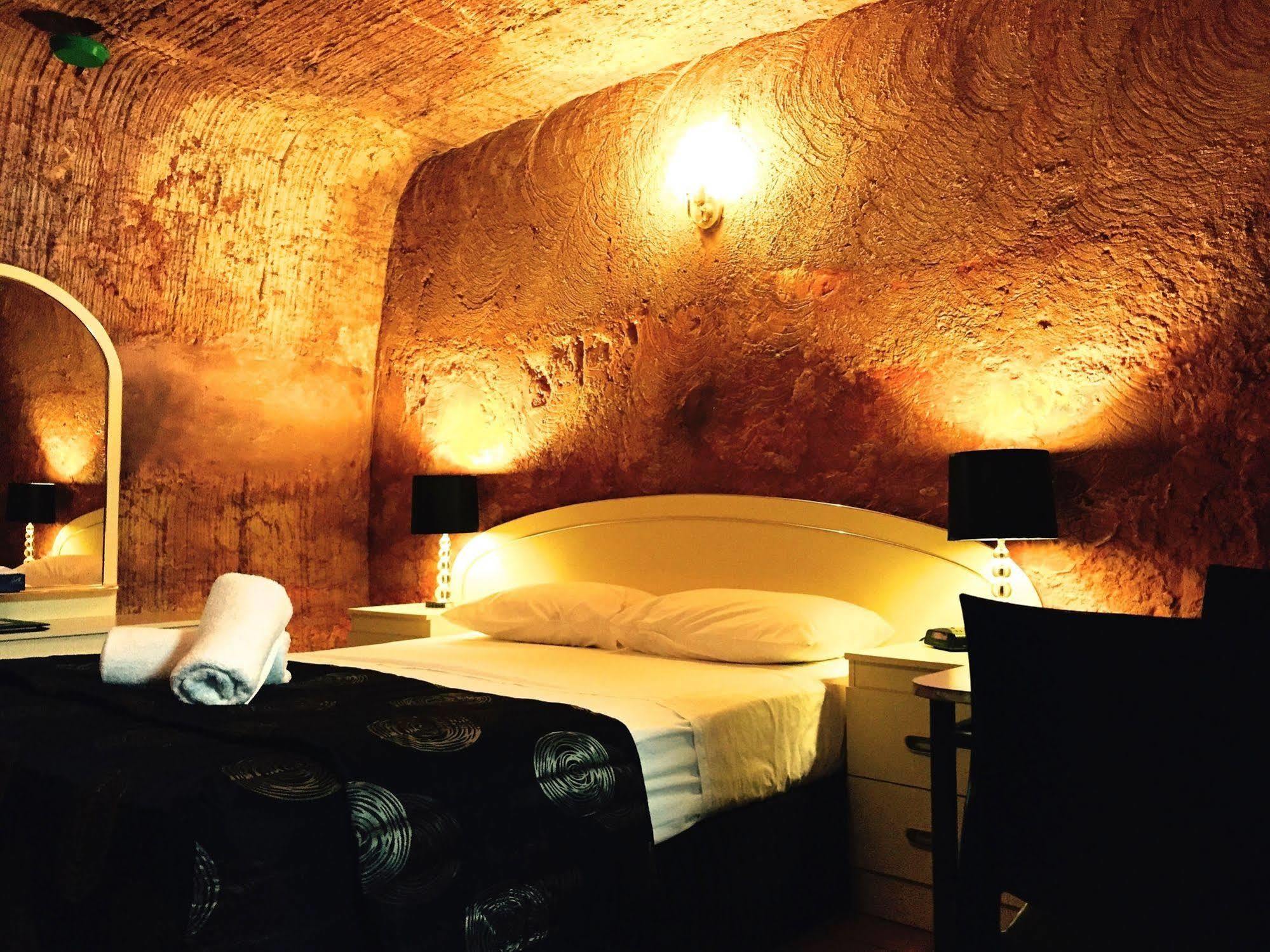 The Lookout Cave Underground Motel Coober Pedy Extérieur photo
